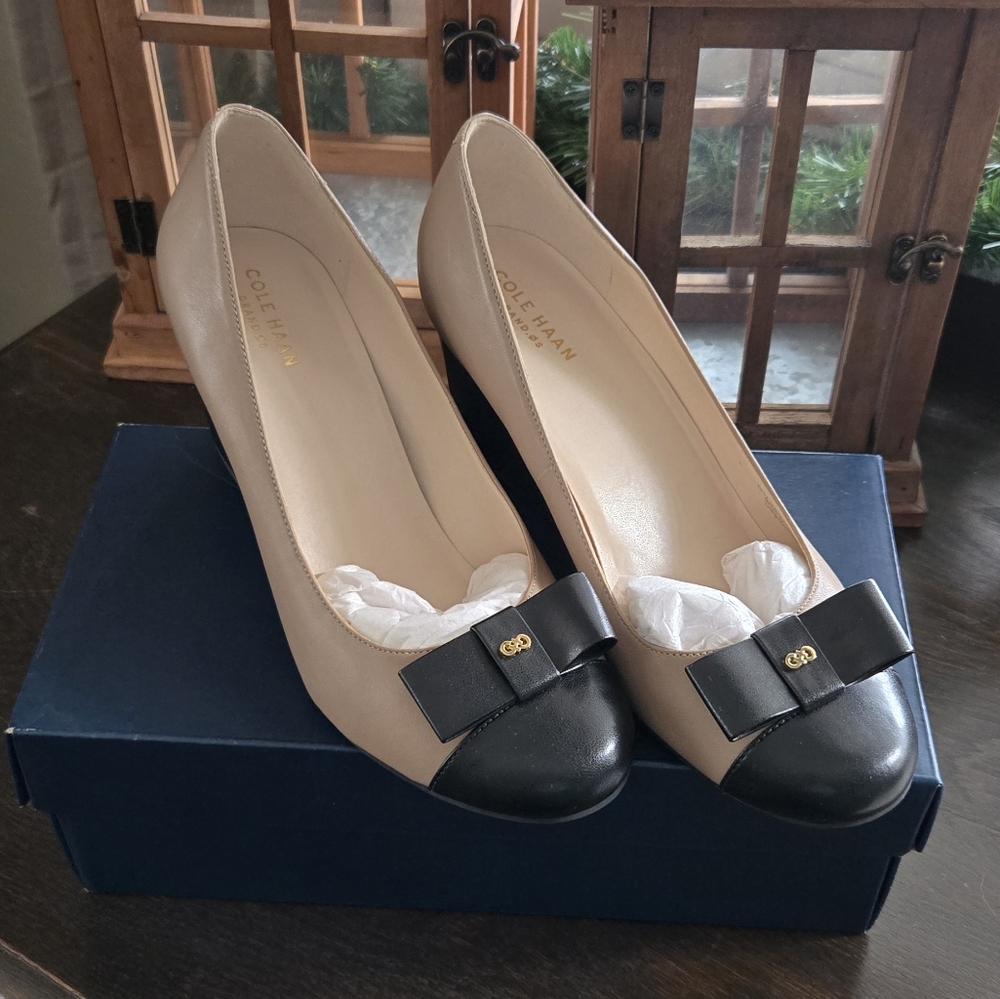 NIB Cole Haan leather round toe wedge heels
